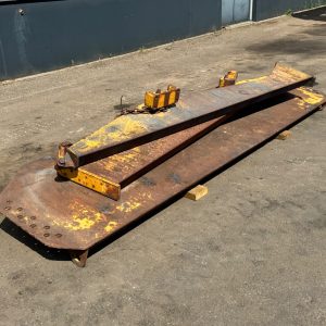 Caterpillar Tailgate  740